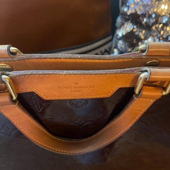 Louis Vuitton Brea Vernis Monogram Bag - Picture 7 of 13